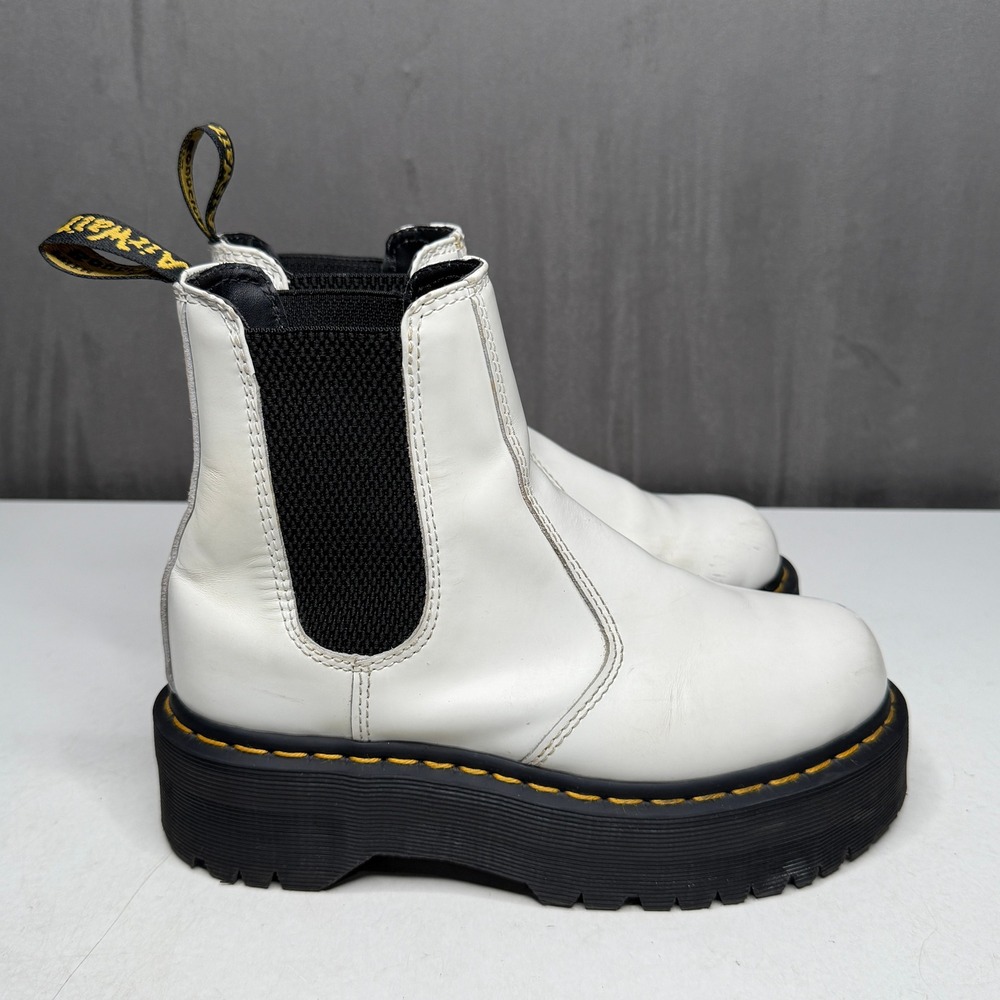 Dr. Martens 2976 Quad Chelsea Boots Women Sz 6 White Leather Platform Lug Sole